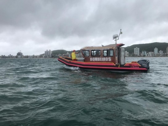 bombeiros-localizaram-corpo-de-mulher-nos-molhes-de-laguna.jpg