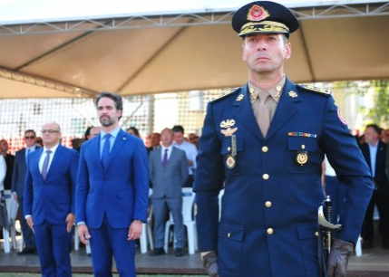 fotoalinasouza.png