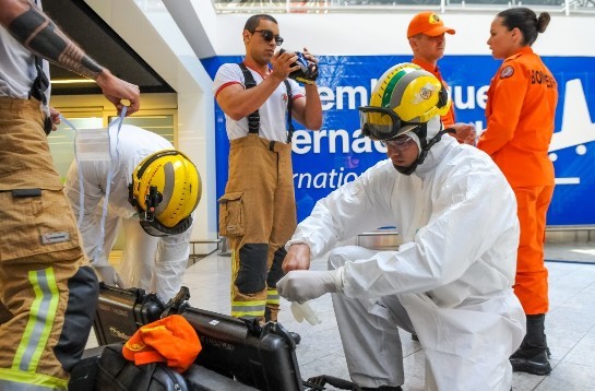 17.3.-operacao-dos-bombeiros-no-aeroporto.-phc-0189-1.jpg