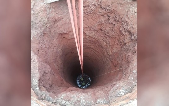 Mulher é resgatada por bombeiros após cair em cisterna de 12 metros de profundidade cisternamulher.jpg