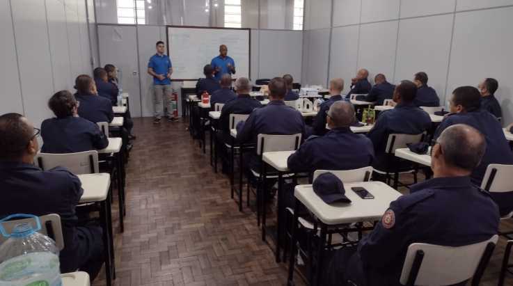 ABERGS visita turma 3 do CTSP na Academia de Bombeiro Militar
