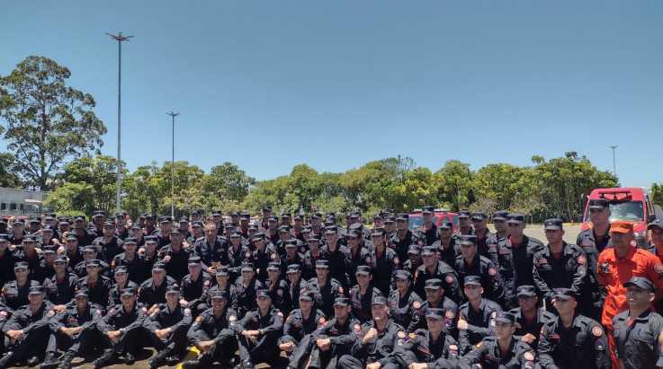 ABERGS prestigia passagem de Comando e formatura de Soldados do CBMRS