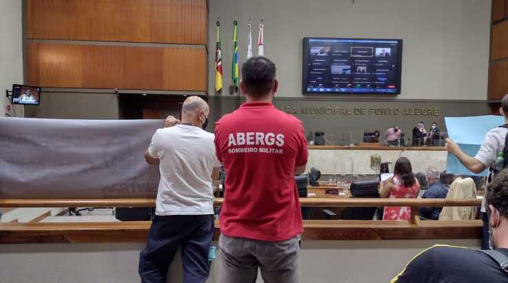 Bombeiros Militares garantem direitos na Câmara de Vereadores de Porto Alegre