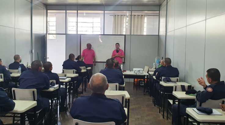 ABERGS visita turma 1 do CTSP na Academia de Bombeiro Militar