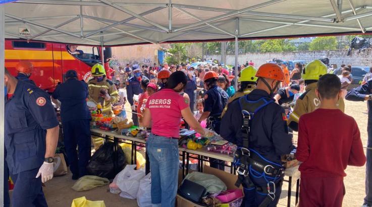 ABERGS participa de ação solidária organizada pelo CBMRS no Dia das Crianças