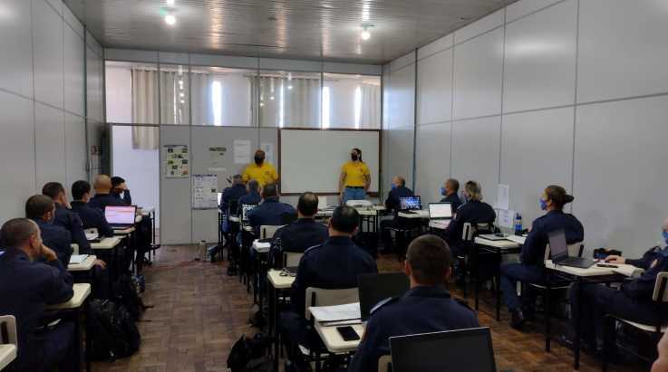ABERGS visita futuros Oficiais na Academia de Bombeiros Militar
