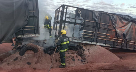 Bombeiros evitam tragédia em carreta carregada com 45 toneladas de adubo 01.-carregada-de-adubo-carreta-teve-danos-apos-ser-pegar-fogo-na-br-153-640x341.jpg