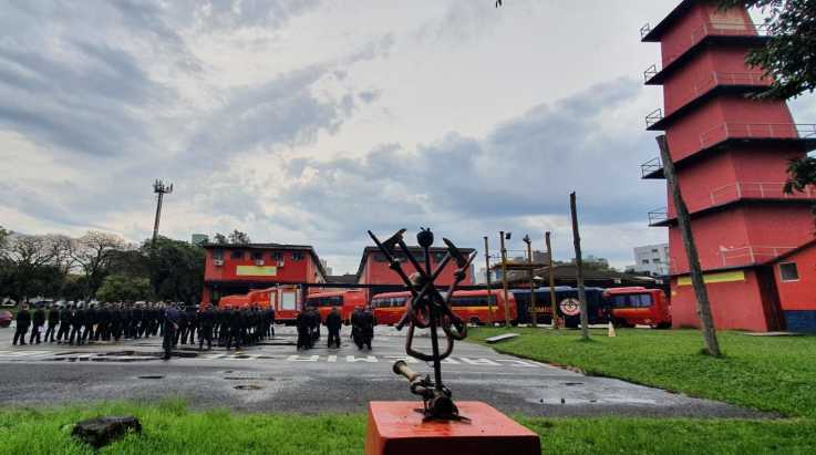 ABERGS prestigia apresentação dos 81 novos alunos Soldados do CBMRS