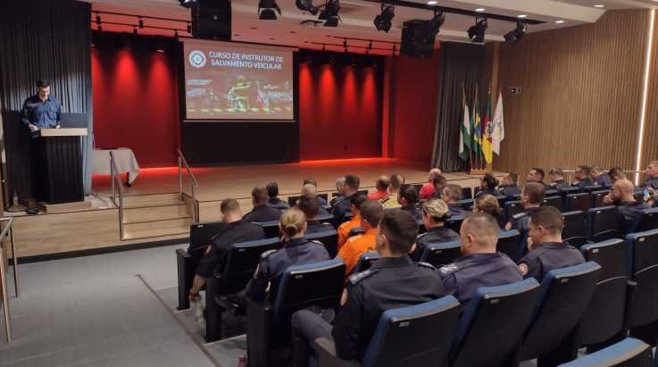 ABERGS prestigia aula magna do curso de resgate de salvamento veicular em Sapiranga