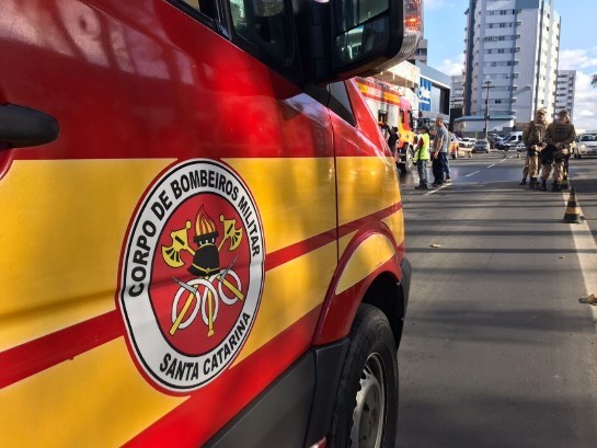 Morador fica gravemente ferido após incêndio em apartamento, afirma Major do Corpo de Bombeiros moradora-fica-gravemente-ferida-apos-incendio-em-apartamento-afirma-major-do-corpo-de-bombeiros.jpg