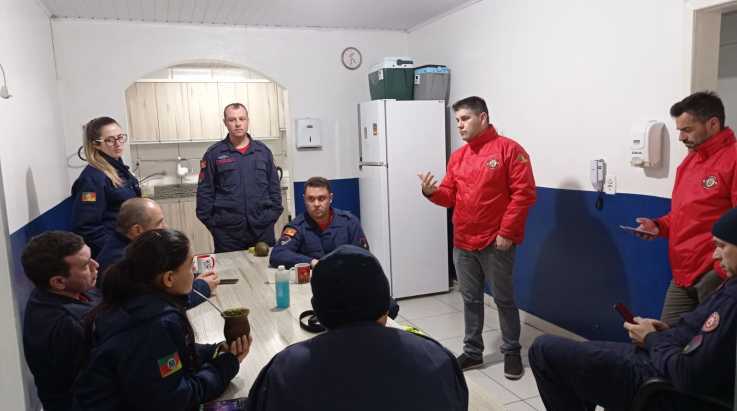 ABERGS visita unidades do 5° Batalhão de Bombeiro Militar