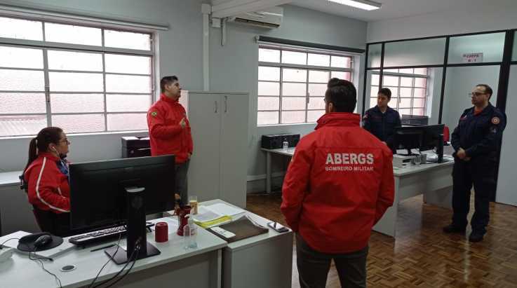 ABERGS visita unidades do 5° Batalhão de Bombeiro Militar