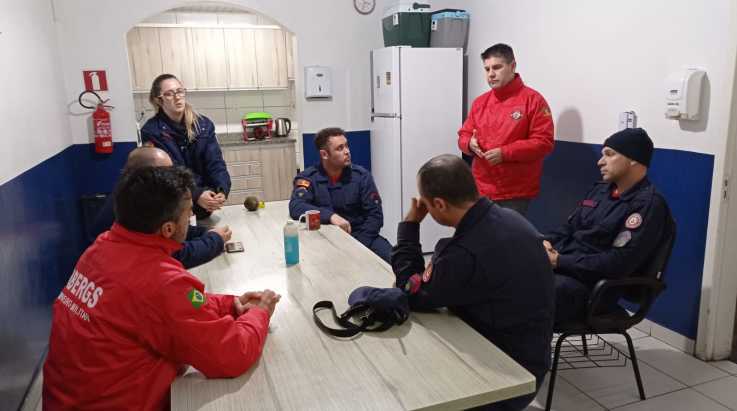 ABERGS visita unidades do 5° Batalhão de Bombeiro Militar