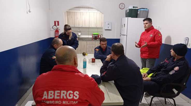 ABERGS visita unidades do 5° Batalhão de Bombeiro Militar