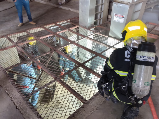 Bombeiros atendem ocorrência de incêndio em secador de cooperativa cotidiano-bombeiros-atendem-ocorrencia-de-incendio-em-secador-de-cooperativa-1.jpeg