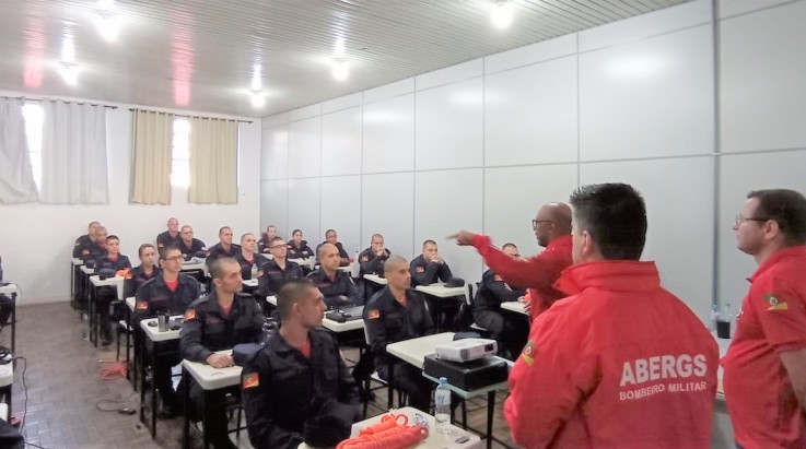 ABERGS visita turma 7 de alunos Soldados da ABM