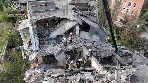 Escada de viatura se rompe durante treinamento e deixa três bombeiros feridos na Zona Sul de SP downloadescadapredio.jpg
