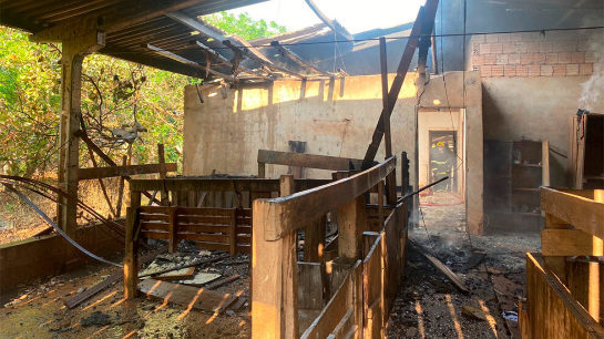 Incêndio em barracão é contido pelos bombeiros em Nova Mutum incejdoo-local-nova-mutum-990x556.jpg