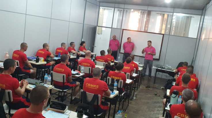 Coordenadores da ABERGS visitam alunos Soldados da Academia de Bombeiros Militar