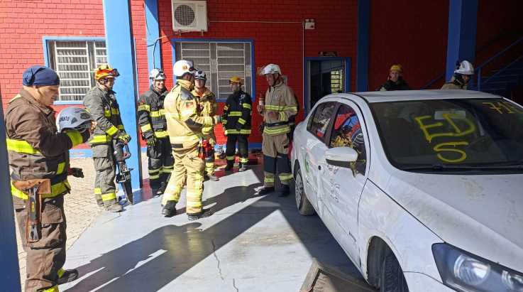 ABERGS acompanha aula prática do 1º Curso de Instrutor de Salvamento Veicular do CBMRS