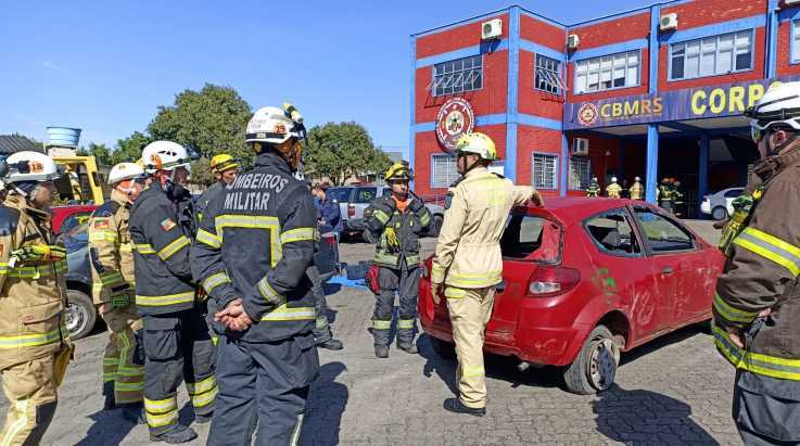 ABERGS acompanha aula prática do 1º Curso de Instrutor de Salvamento Veicular do CBMRS