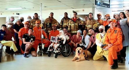 Bombeiros visitam criança que teve 25% do corpo queimado ao tentar apagar incêndio no DF visita-corpo-de-bombeiros-23082023103639681.jpeg