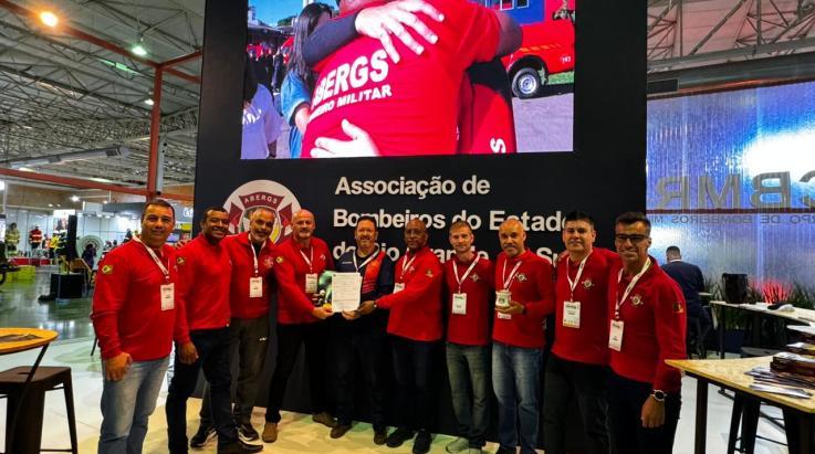 XXI SENABOM: ABERGS inicia comemoração dos 15 anos recebendo bombeiros militares de todo o Brasil