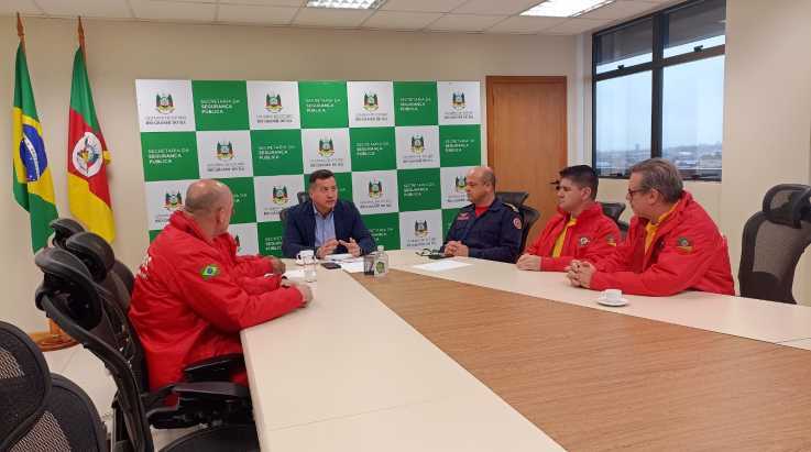 ABERGS reúne-se com secretário da SSP e Comandante-Geral para tratar de demandas dos Bombeiros Militares