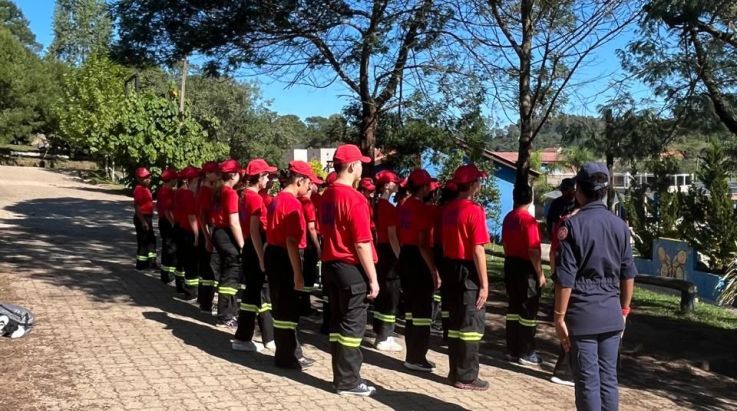 Soldado associada da ABERGS realiza o projeto Bombeiro Mirim em Canguçu