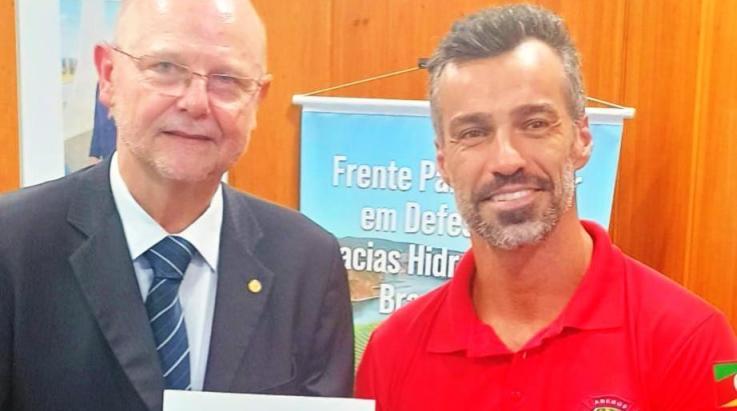 ABERGS em Brasília: coordenador debate e entrega demandas aos deputados gaúchos