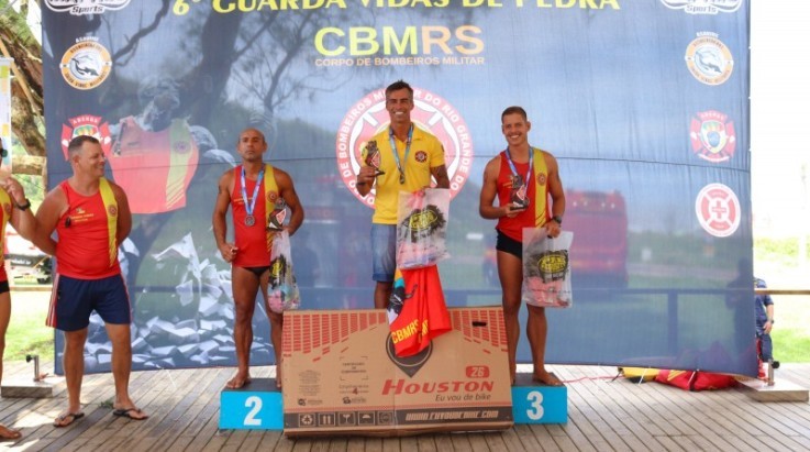 ABERGS prestigia e coordenador é tetracampeão da competição Guarda-Vidas de Pedra