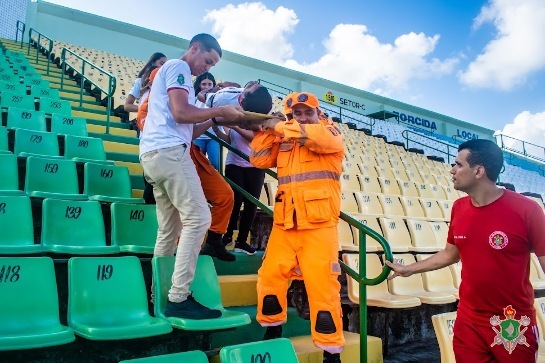 CE: Treinamento em estádio de futebol garante segurança em eventos esportivos prancha.jpg