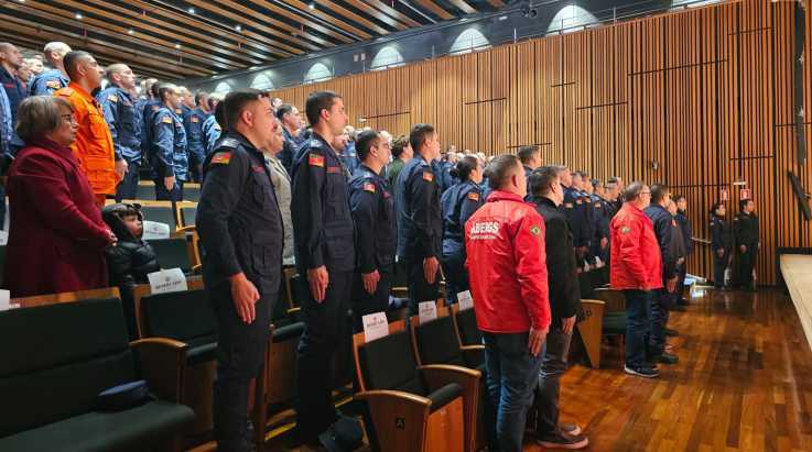 Dia Nacional do Bombeiro: ABERGS prestigia formatura do CBABM 2023/24