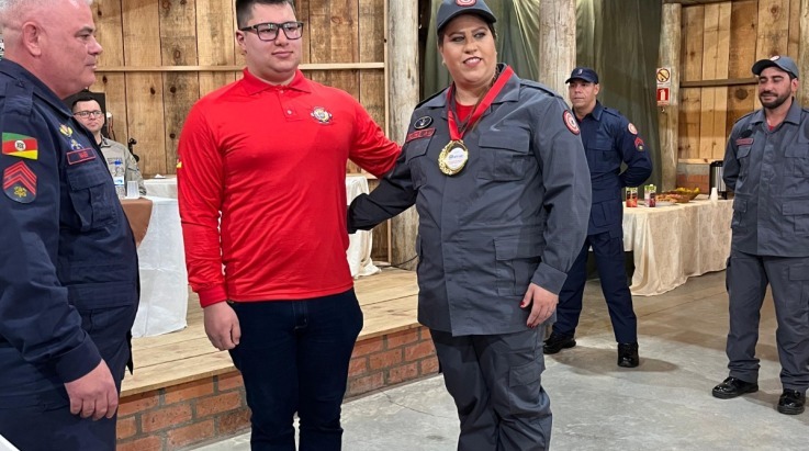 Coordenador da Regional do 5º BBM participa de formatura do SCAB