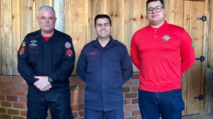 Coordenador da Regional do 5º BBM participa de formatura do SCAB