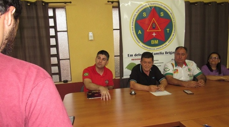 Fórum das entidades representativas dos Militares Estaduais realiza coletiva e anuncia mais de 10 mil militares em caminhada nesta quinta-feira