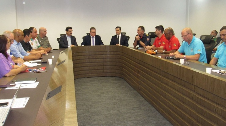 Fórum das entidades representativas dos Militares Estaduais realiza coletiva e anuncia mais de 10 mil militares em caminhada nesta quinta-feira