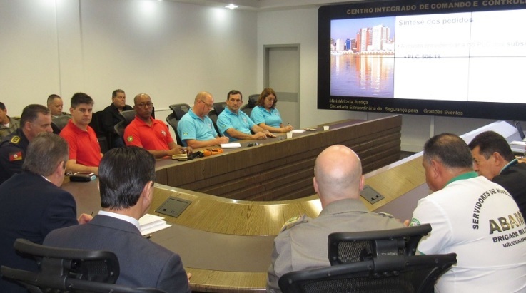 Fórum das entidades representativas dos Militares Estaduais realiza coletiva e anuncia mais de 10 mil militares em caminhada nesta quinta-feira