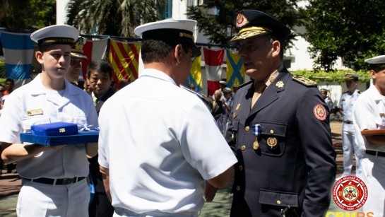 Comandante-Geral do CBMRS recebe medalha alusiva ao Dia do Amigo da Marinha 06131059-37688-gd.jpg