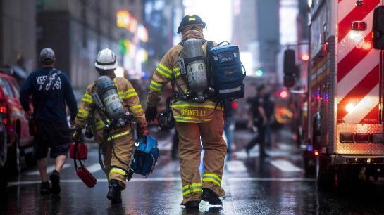 Corpo de Bombeiros de NY tem quase 700 integrantes afastados com covid-19 o-corpo-de-bombeiros-de-nova-york-agiu-para-controlar-o-incendio-1560194467472-v2-900x506.jpg