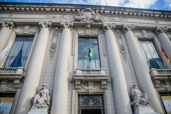 Governo do RS quita salários de julho de servidores que recebem até R$ 5,2 mil 20190827-sul21-lc-img-8743-3.jpg