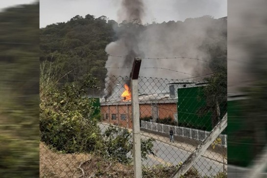 Bombeiros atendem incêndio em tinturaria no Santa Luzia bombeiros-atendem-incendio-em-tinturaria-no-santa-luzia-5f1da93e7eaa1.jpg