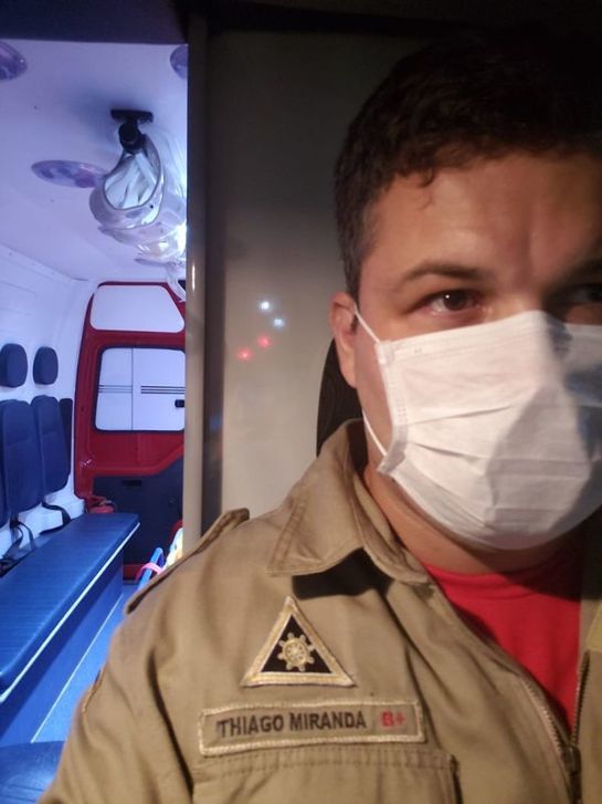 Bombeiro sobre ação em praia no ES: o-cabo-thiago-henrique-miranda-e-bombeiro-militar-ha-11-anos-motorista-do-resgate-da-corporacao-esta-trabalhando-durante-a-pandemia-para-que-servicos-essenciais-nao-sejam-afetados-267703-article.jpeg