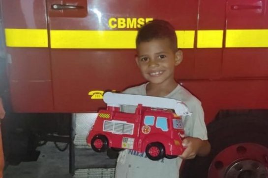 Garoto de 7 anos ganha surpresa de aniversário dos bombeiros em SE garoto-de-7-anos-ganha-surpresa-de-aniversario-dos-bombeiros-em-se-600x400.jpg