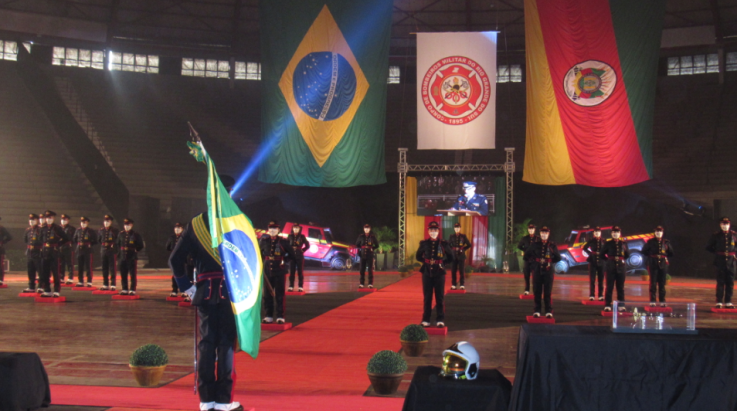 ABERGS participa de entrega de Espadins aos alunos Oficiais do CBMRS
