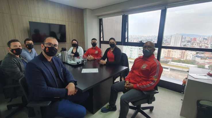 Vereador Bombeiro Batista visita a sede da ABERGS