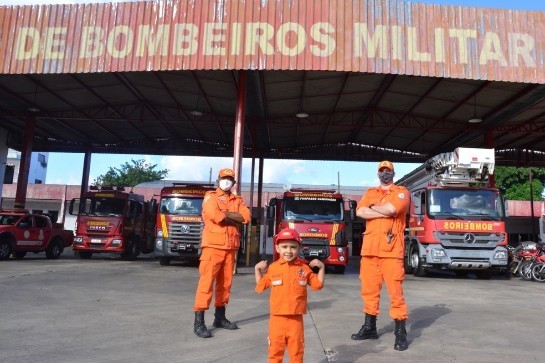 Menino de 4 anos realiza sonho e vira bombeiro no dia do aniversário em Teresina 66.jpg