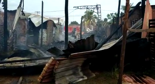 Campo Grande: Bombeiros controlam incêndio e dona de depósito estima prejuízo de R$ 50 mil incendio-cgnews.png