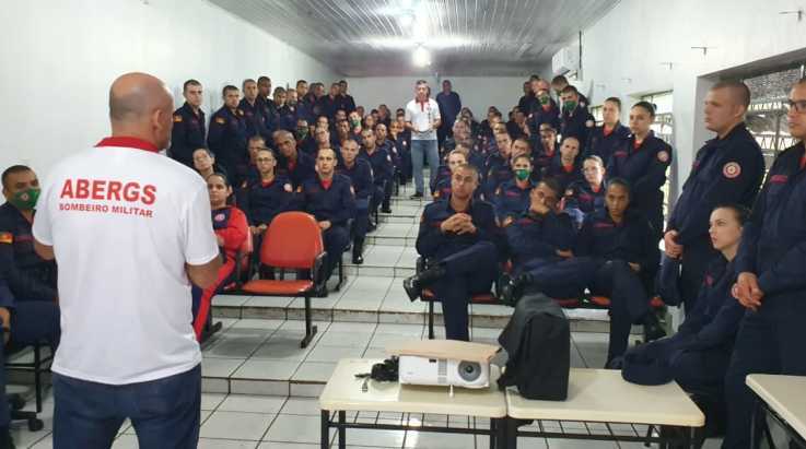 ABERGS visita alunos Soldados na Academia de Bombeiros