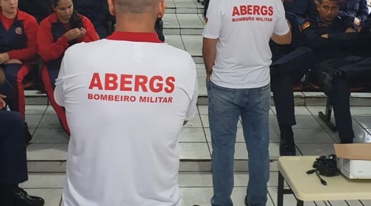 ABERGS visita alunos Soldados na Academia de Bombeiros